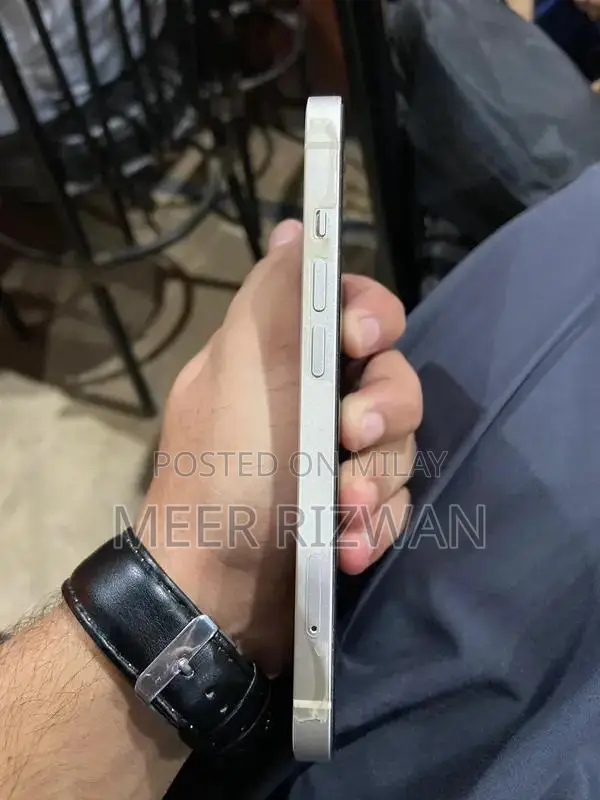 Apple iPhone 13 128GB Smartphone - Near Mint Condition