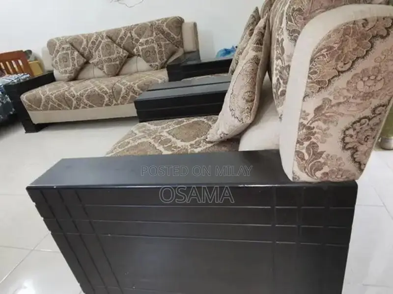 5-Seater Living Room Sofa Set in Excellent Condition