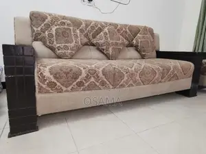 5-Seater Living Room Sofa Set in Excellent Condition