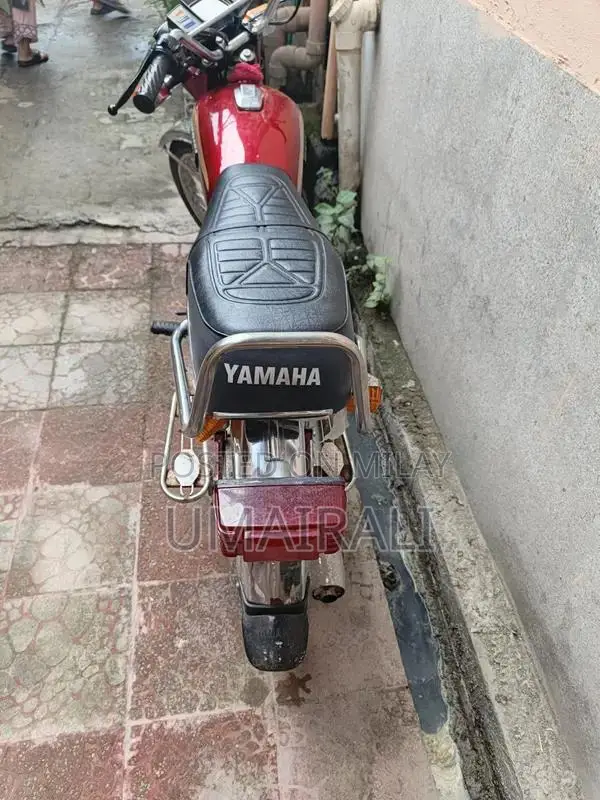 Yamaha 100cc Motorcycle - Reliable Single Cylinder Bike