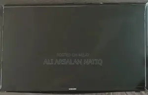 Photo - Samsung 32-inch LCD Monitor with Functional Motherboard