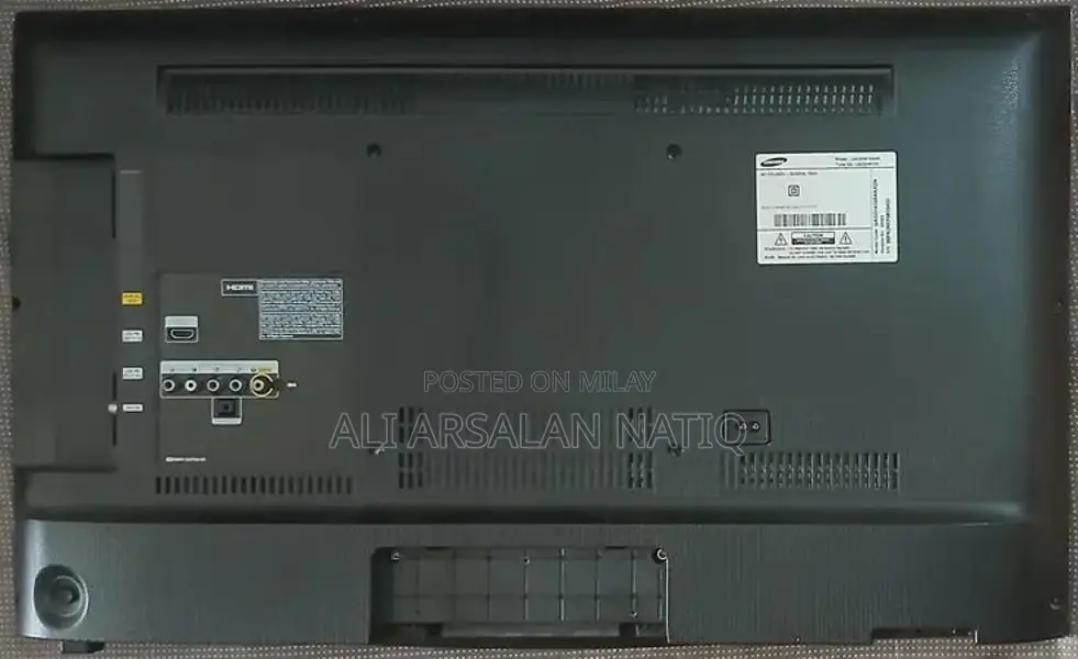 Samsung 32-inch LCD Monitor with Functional Motherboard