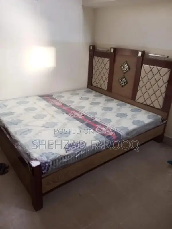 3-Piece Bedroom Furniture Set in Fresh Condition