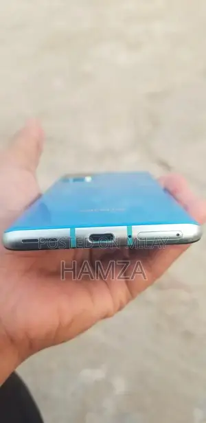 High-Performance Smartphone with 12GB RAM and 256GB Storage