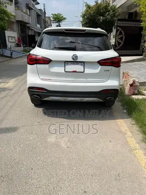 2024 MG HS Essence Compact SUV