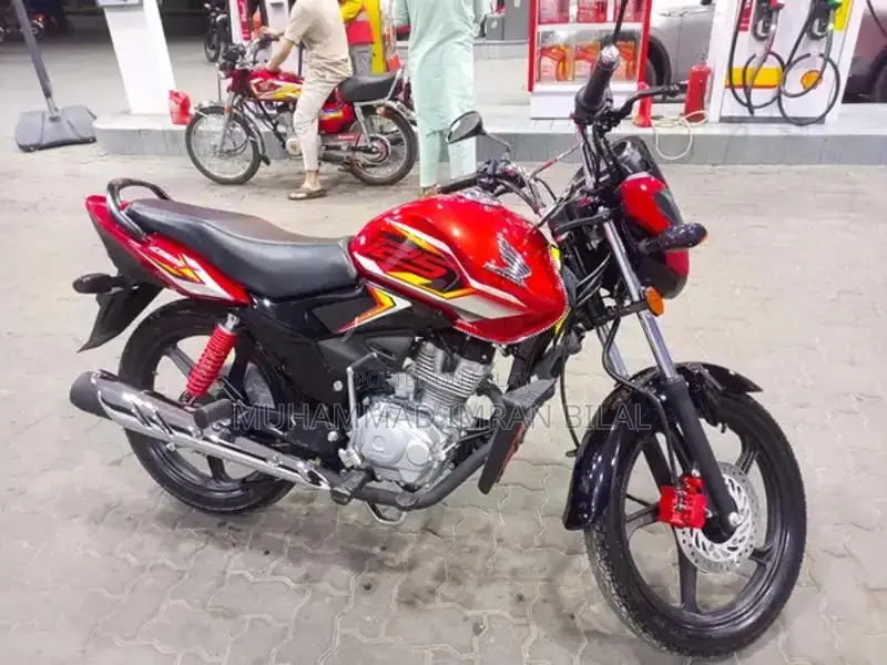 Honda CB 125F Motorcycle - Low Mileage Sporty Urban Bike
