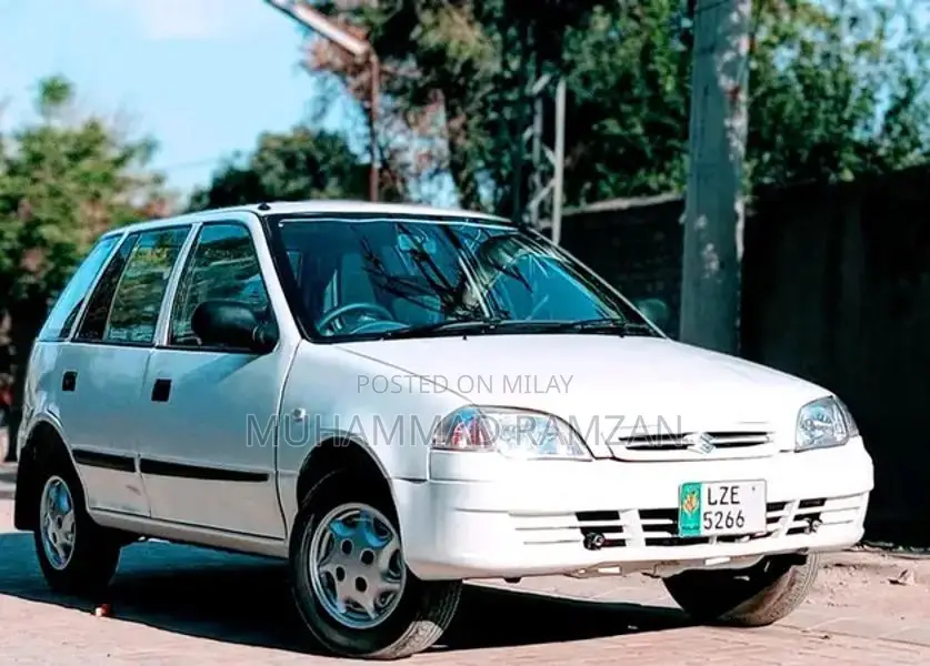 Cultus Compact Sedan - Reliable Urban Commuter Vehicle