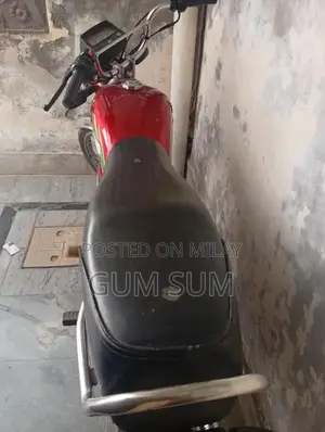 Honda CD 70 Motorcycle - 2022 Model in Excellent Condition