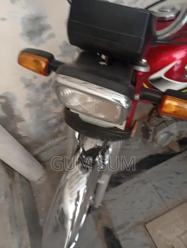 Honda CD 70 Motorcycle - 2022 Model in Excellent Condition