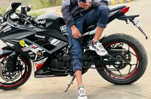 Kawasaki Ninja 250cc Sport Motorcycle - Low Mileage 2022 Model