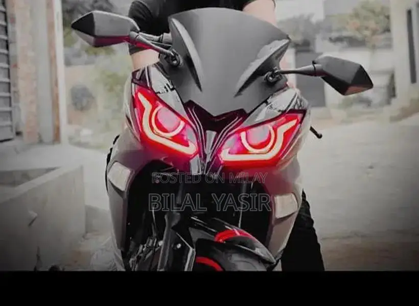 Kawasaki Ninja 250cc Sport Motorcycle - Low Mileage 2022 Model