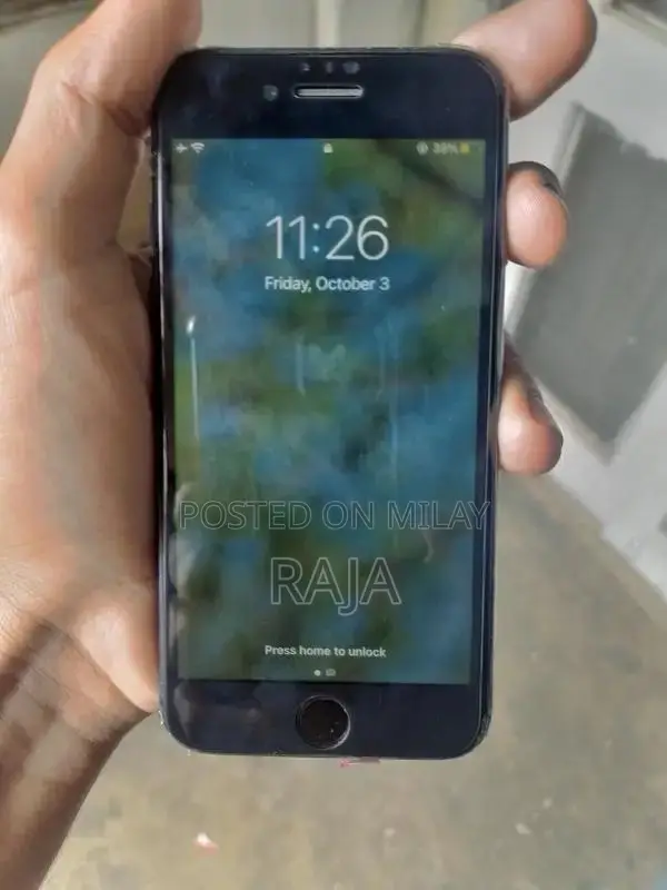 Apple iPhone 7 32GB Black Smartphone