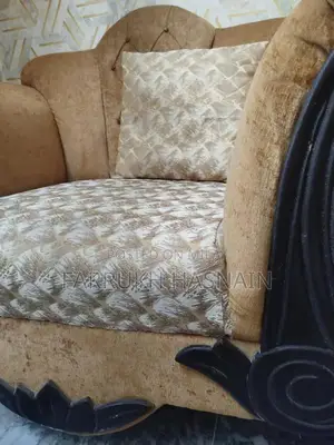 Spacious 7-Seater Sofa Set with Dewan - Minimal Use