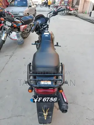 Suzuki 110 GD Motorcycle - Reliable Two-Wheeler