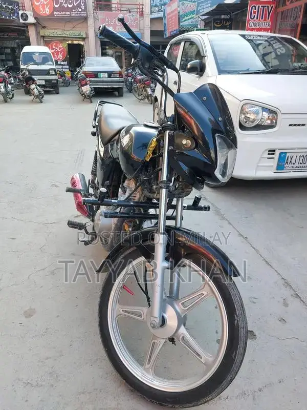 Suzuki 110 GD Motorcycle - Reliable Two-Wheeler