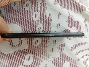 Samsung Budget Smartphone with Broken Screen, 4GB RAM