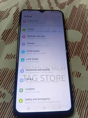 Samsung Budget Smartphone with Broken Screen, 4GB RAM
