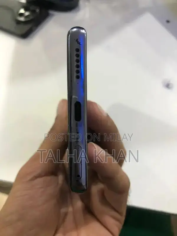 Powerful Smartphone 256GB Storage Dual SIM In-Display Fingerprint