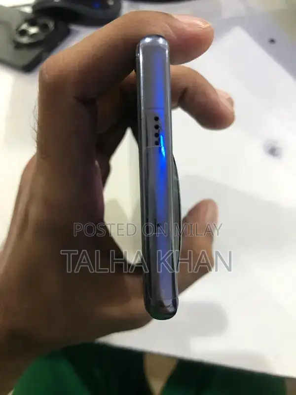 Powerful Smartphone 256GB Storage Dual SIM In-Display Fingerprint