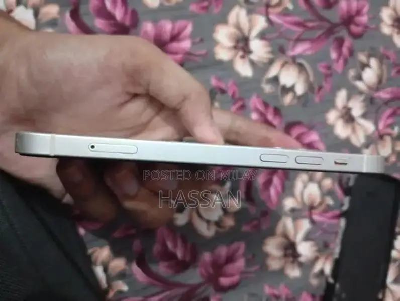 Apple Smartphone 128GB White Non-PTA Edition