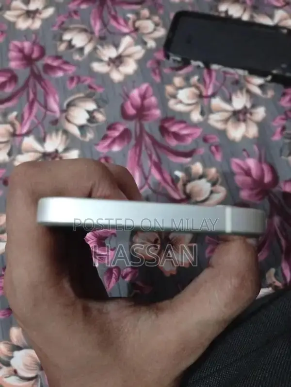 Apple Smartphone 128GB White Non-PTA Edition