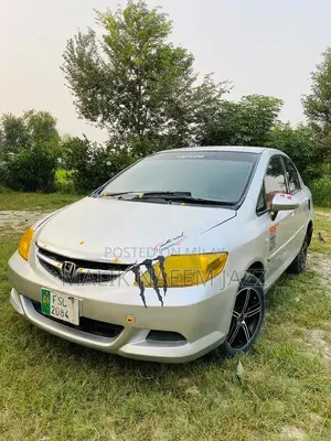 Photo - Honda City 2006 IDSI Sedan - Leather Interior, LCD Camera