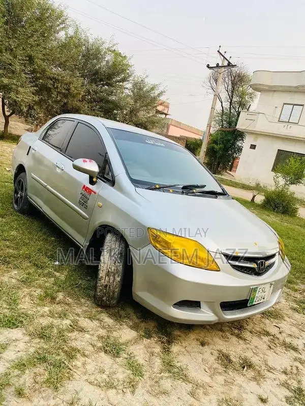 Honda City 2006 IDSI Sedan - Leather Interior, LCD Camera