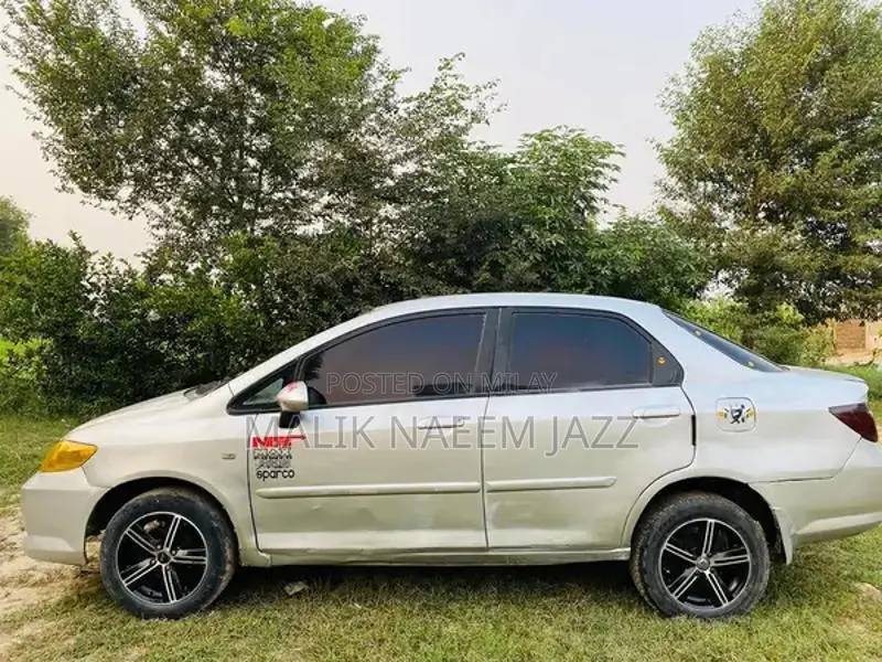 Honda City 2006 IDSI Sedan - Leather Interior, LCD Camera