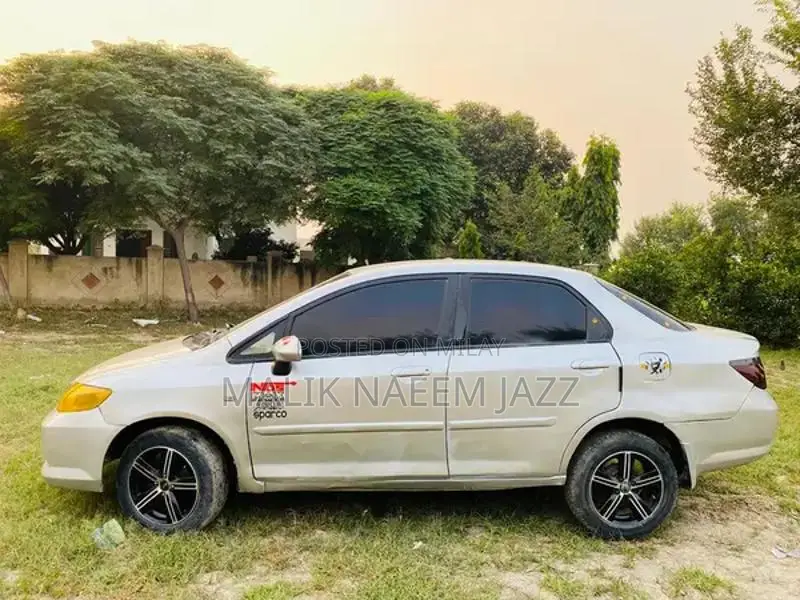 Honda City 2006 IDSI Sedan - Leather Interior, LCD Camera