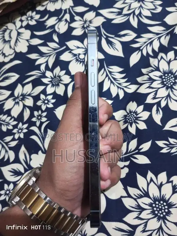 Apple iPhone 13 Pro Max Smartphone