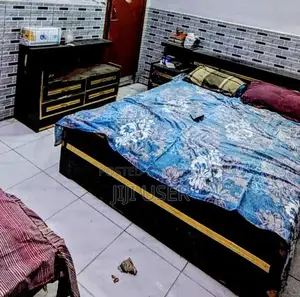 Photo - Solid Wood Vintage Complete Bedroom Furniture Set