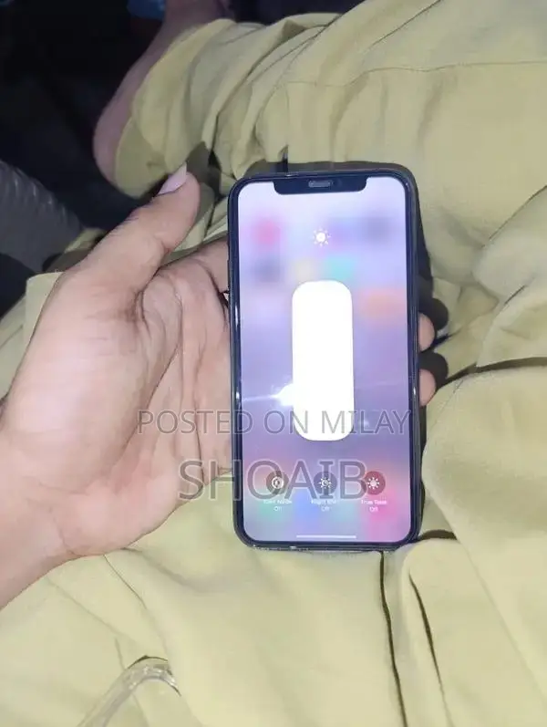 Apple iPhone 11 Pro 256GB Unlocked Smartphone