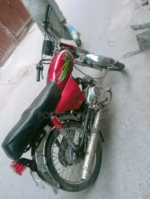 Road Prince CD 70 Motorcycle - Reliable Urban Commuter