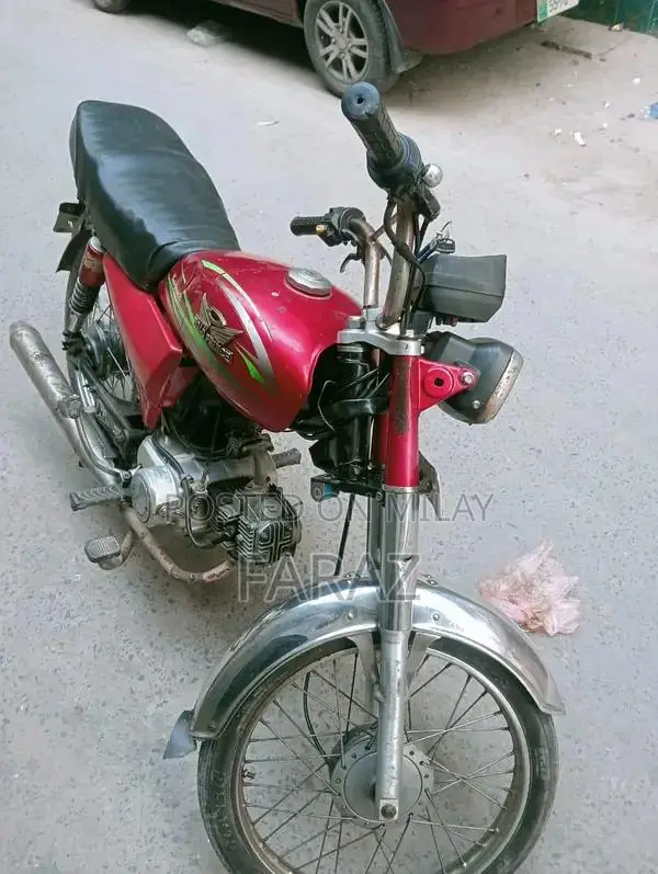 Road Prince CD 70 Motorcycle - Reliable Urban Commuter