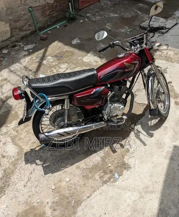 Honda CG 125 Motorcycle - 2022 Model Pristine Condition