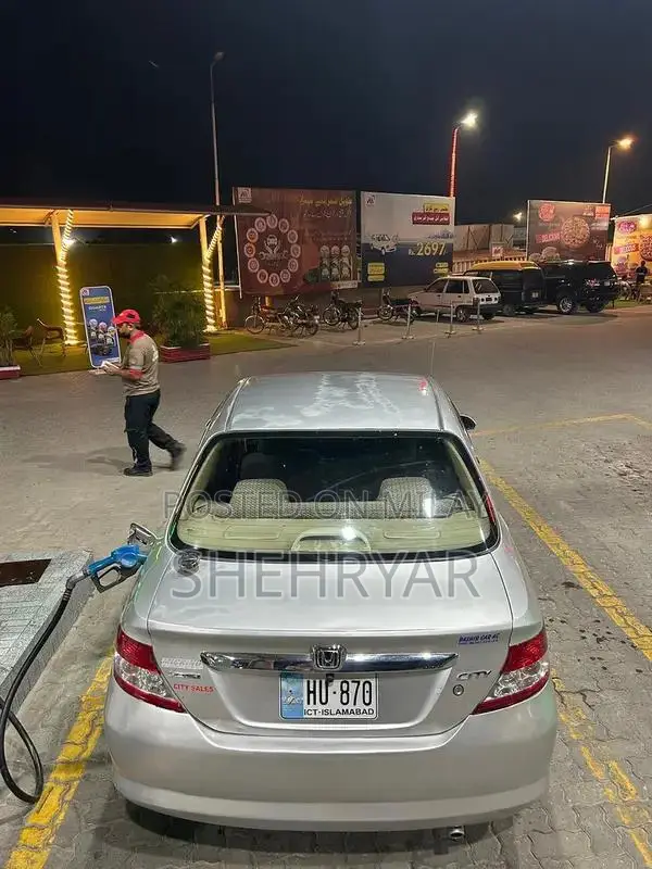 Honda City 2005 Sedan - Reliable Compact Car with Great Features