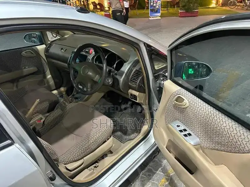 Honda City 2005 Sedan - Reliable Compact Car with Great Features
