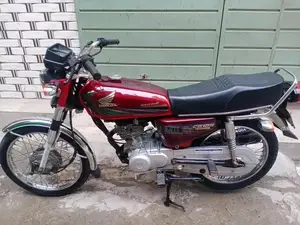 Photo - Honda 125cc 2014 Motorcycle Excellent Condition