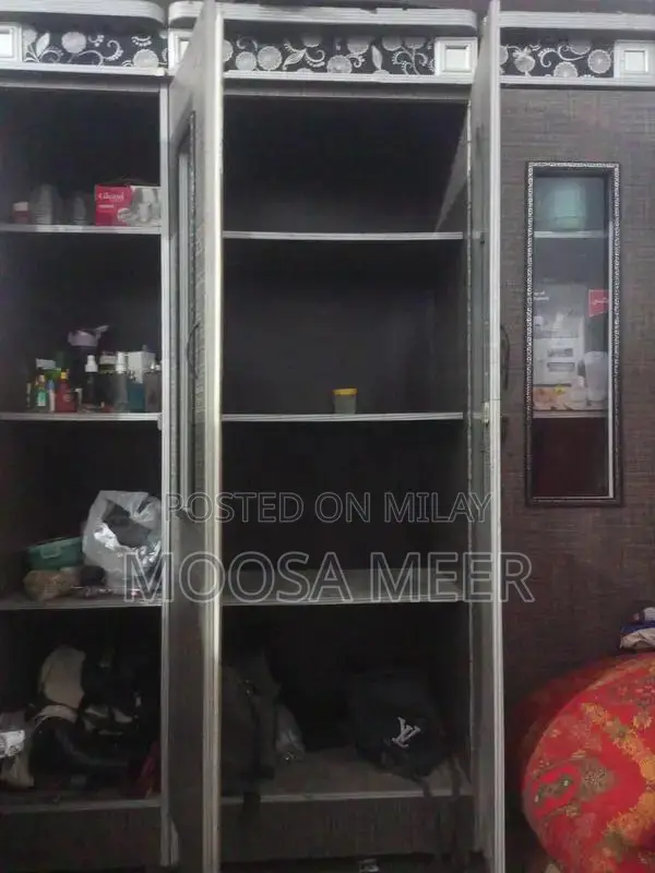 Kitchen Crockery Divider with Multiple Compartments