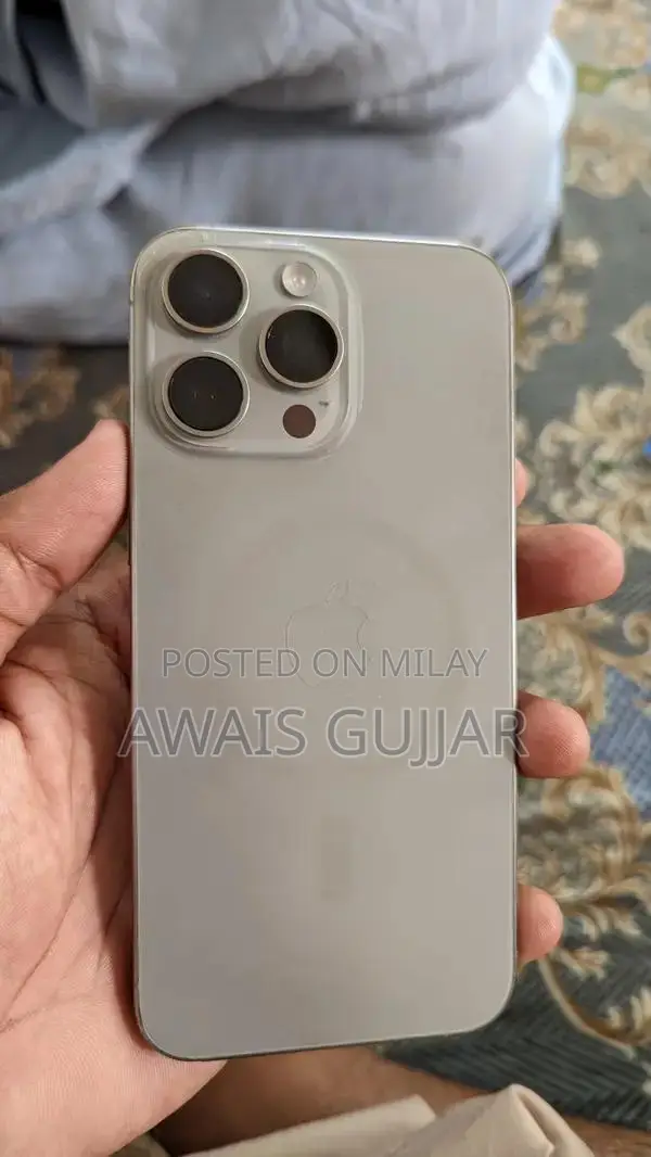 Apple iPhone 15 Pro Max Unlocked Smartphone