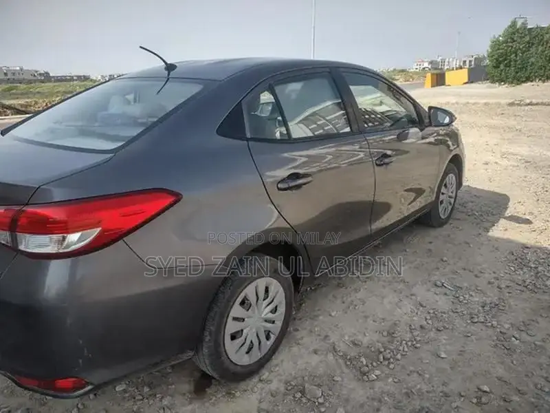 Toyota Yaris 1.3 Automatic Grey Sedan