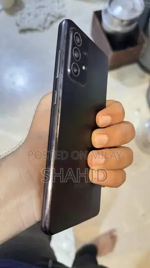 Samsung Galaxy A72 Smartphone - Mid-Range Mobile Device