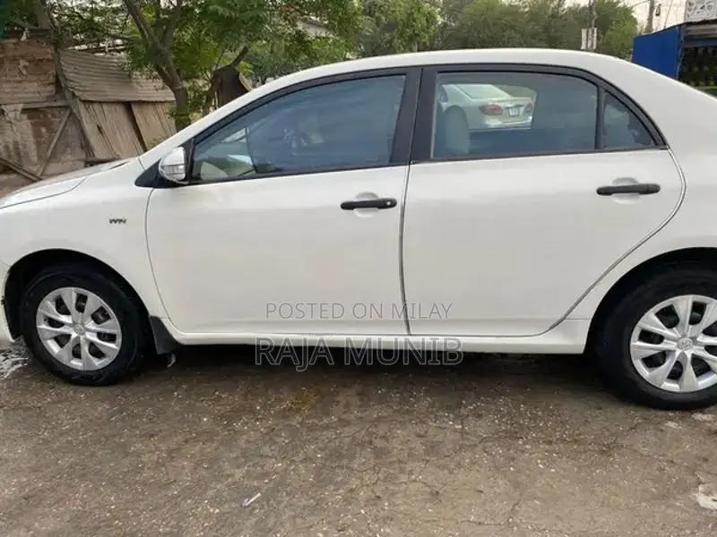 2011 XLI White Sedan - Well Maintained Reliable Vehicle