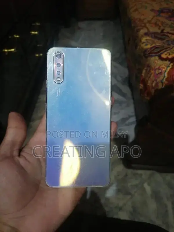 Slim Smartphone with Responsive Panel and Good Battery Life