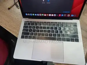 Photo - MacBook Pro 2017 13-inch Non-Touchbar Laptop