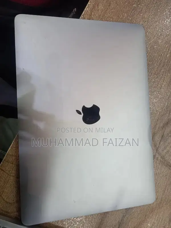 MacBook Pro 2017 13-inch Non-Touchbar Laptop