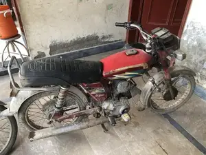 Yamaha YB 100 Motorcycle - Classic Single Cylinder Bike