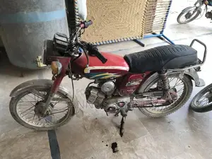 Yamaha YB 100 Motorcycle - Classic Single Cylinder Bike