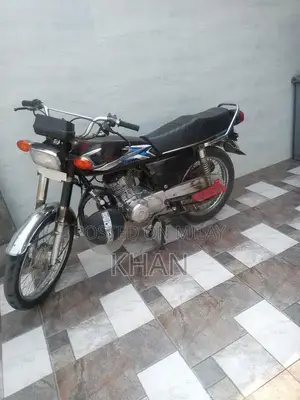 Baikk Hunda 125 Motorcycle - Classic 2000 Model