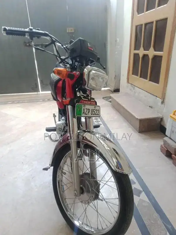 Union Star 70 CC Motorcycle - Compact and Versatile Two-Wheeler